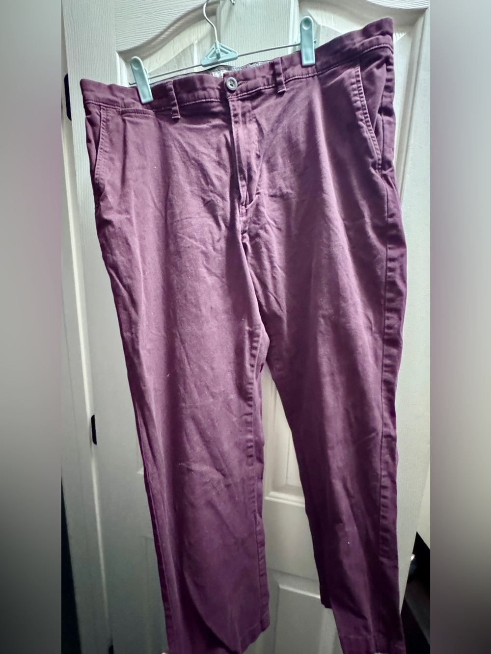 Amazon Essentials Men's Plum Chino Pants